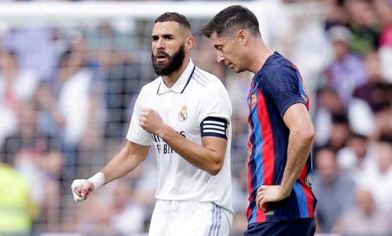 روبرت ليفاندوفسكي - كريم بنزيما (ريال مدريد ضد برشلونة) - المصدر:Gettyimages