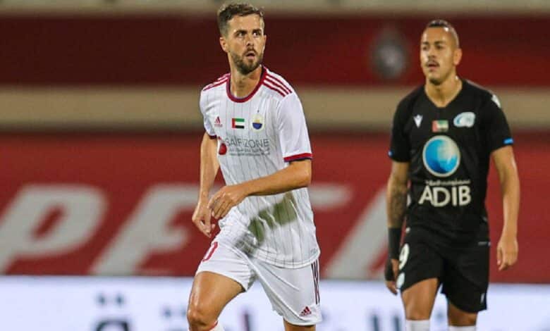 ميراليم بيانيتش لاعب الشارقة الإماراتي