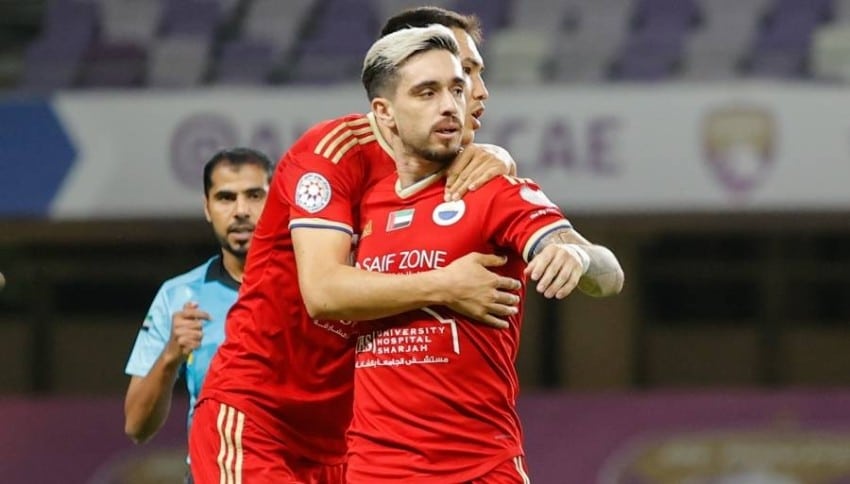 إيجور كورونادو بقميص الشارقة الإماراتي