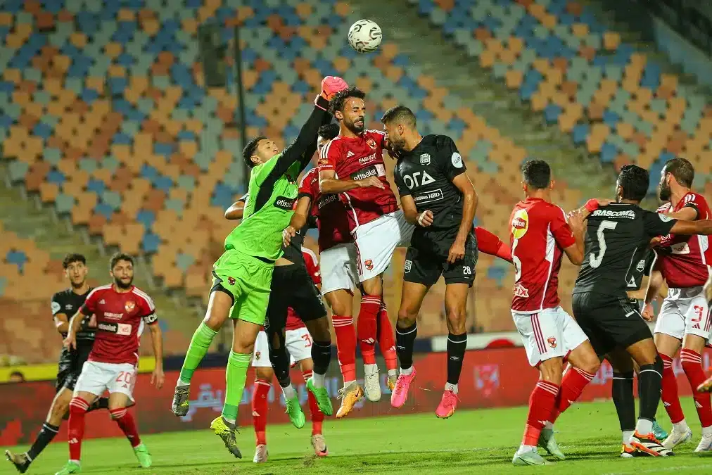 القنوات الناقلة لمباراة الأهلي ضد إنبي بالجولة 33 في الدوري المصري