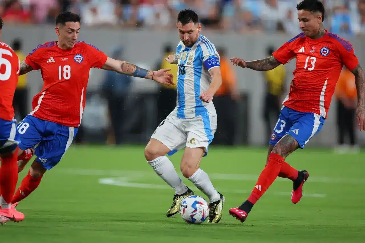 مباراة الأرجنتين اليوم ضد أوروجواي في تصفيات كأس العالم 2026