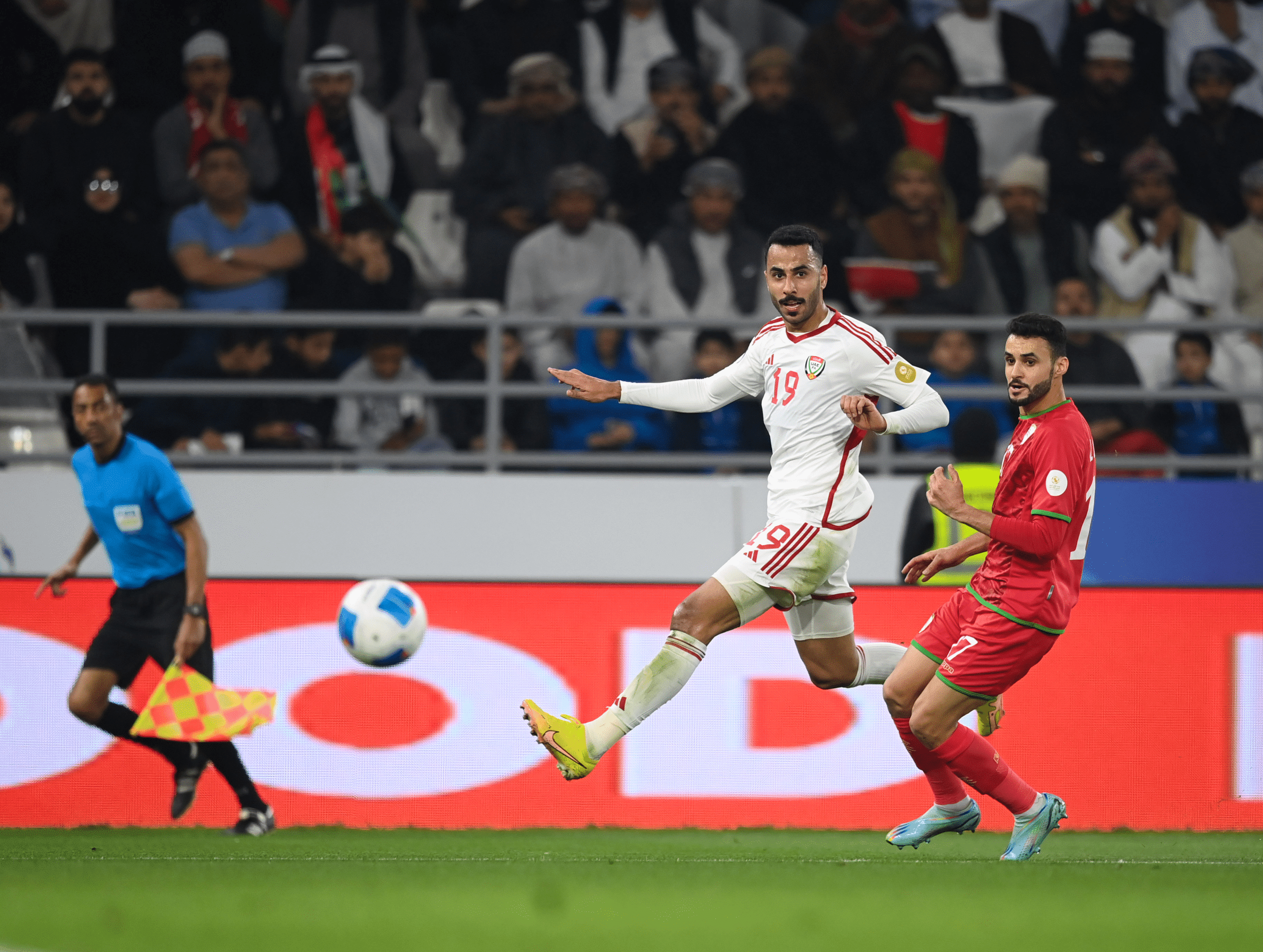 الإمارات ضد عمان
