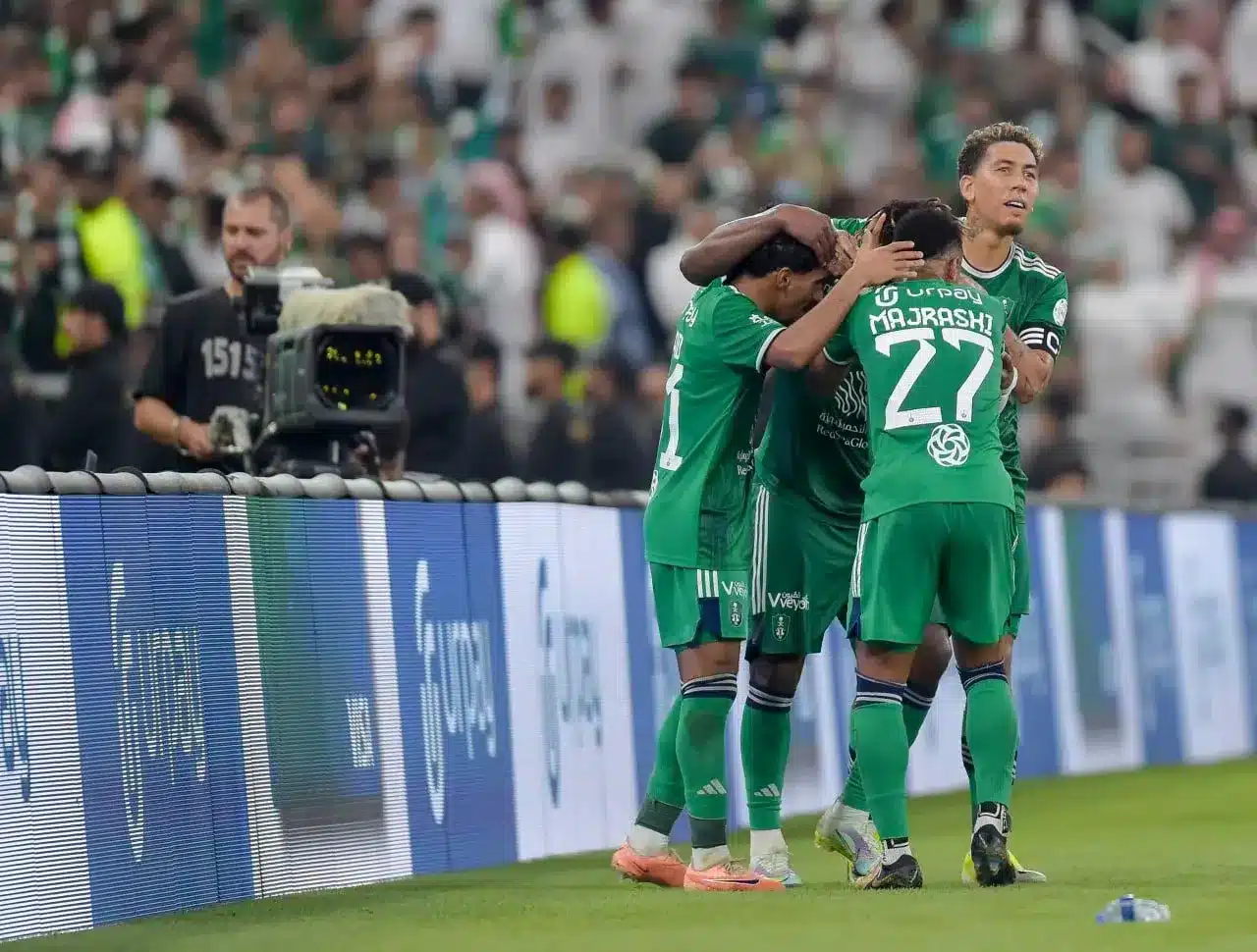 القنوات الناقلة لمباراة الأهلي ضد الرياض بالجولة 34 في الدوري السعودي
