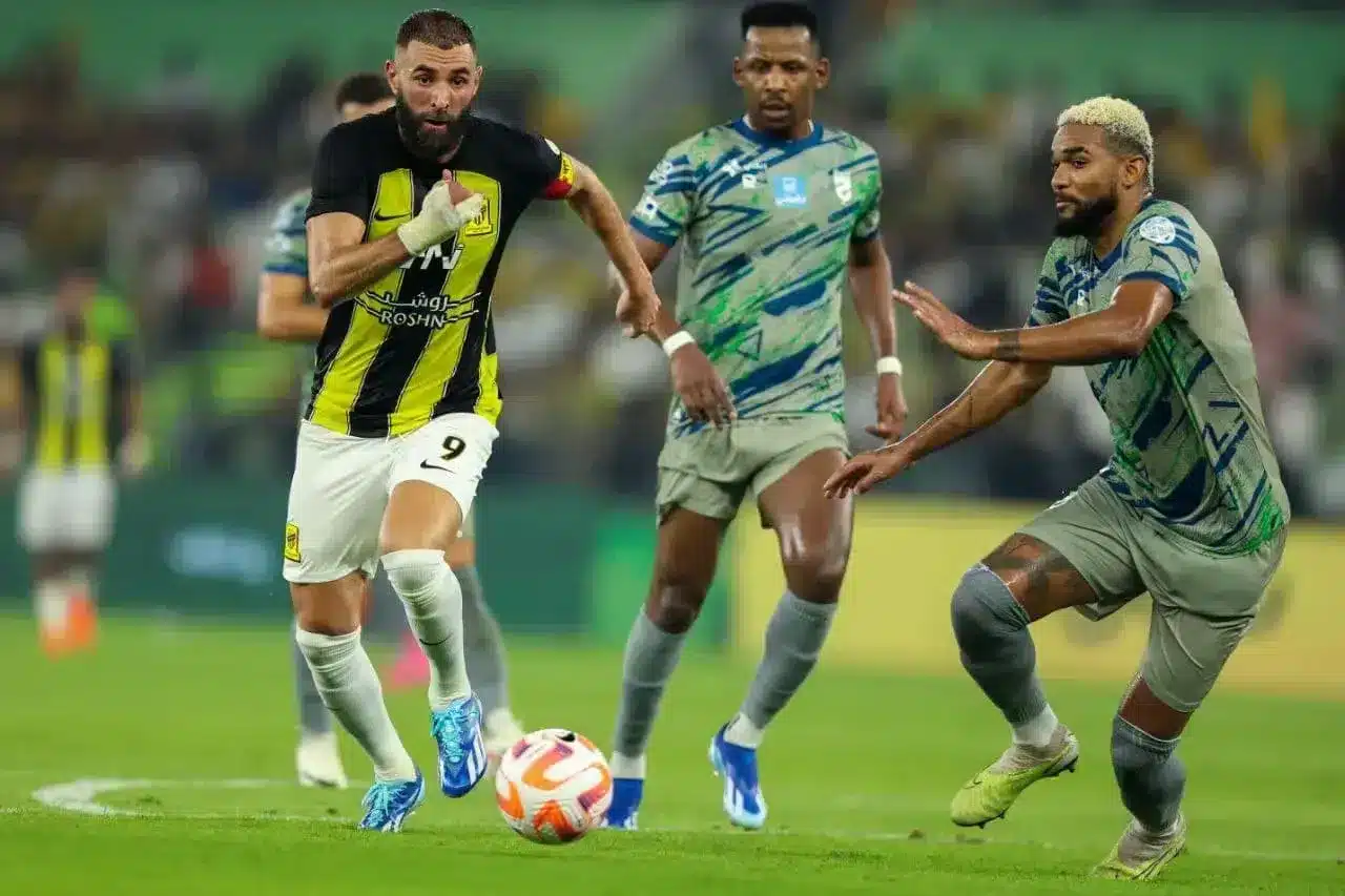 القنوات الناقلة لمباراة الاتحاد ضد الرائد بالجولة 15 في الدوري السعودي