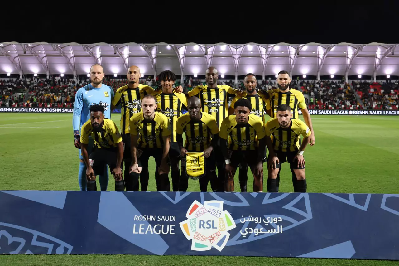 كم نقطة تفصل الاتحاد عن الاتحاد عن الفوز بالدوري السعودي؟