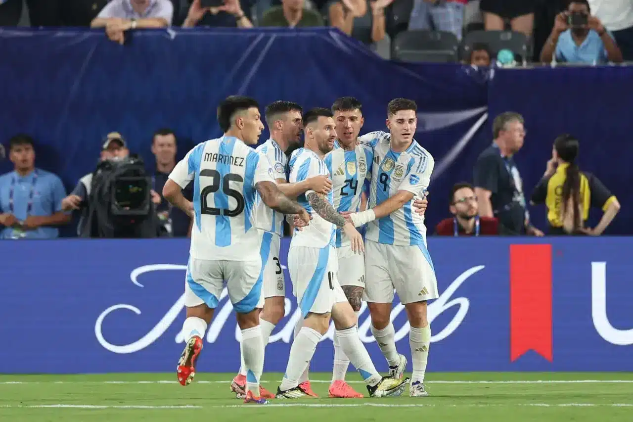 معلومات عن مباراة منتخب الأرجنتين ضد أوروجواي في تصفيات كأس العالم 2026