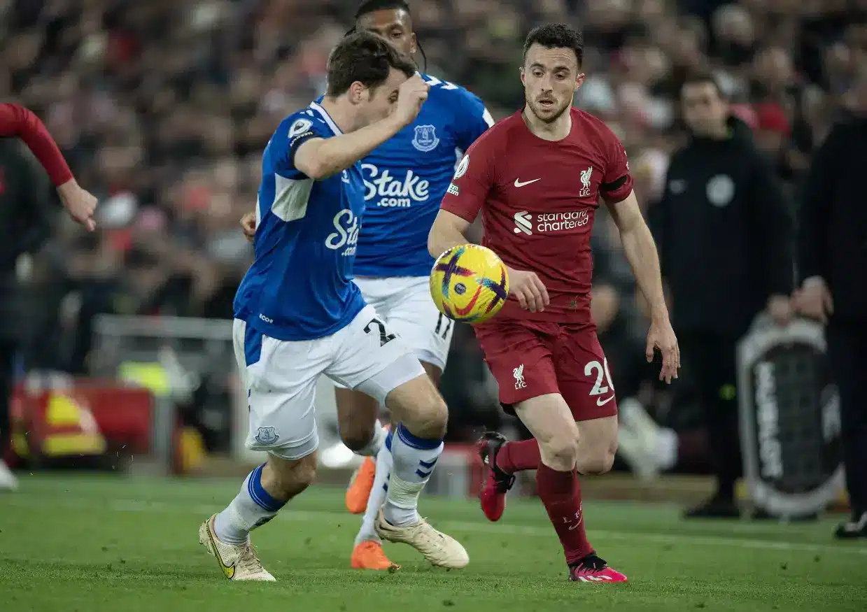 ديوجو جوتا - ليفربول - إيفرتون (المصدر:Gettyimages) القنوات الناقلة لمباراة ليفربول ضد إيفرتون