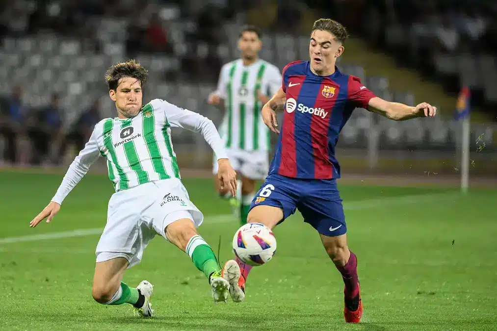بابلو جافي - برشلونة - ريال بيتيس (المصدر:Gettyimages)