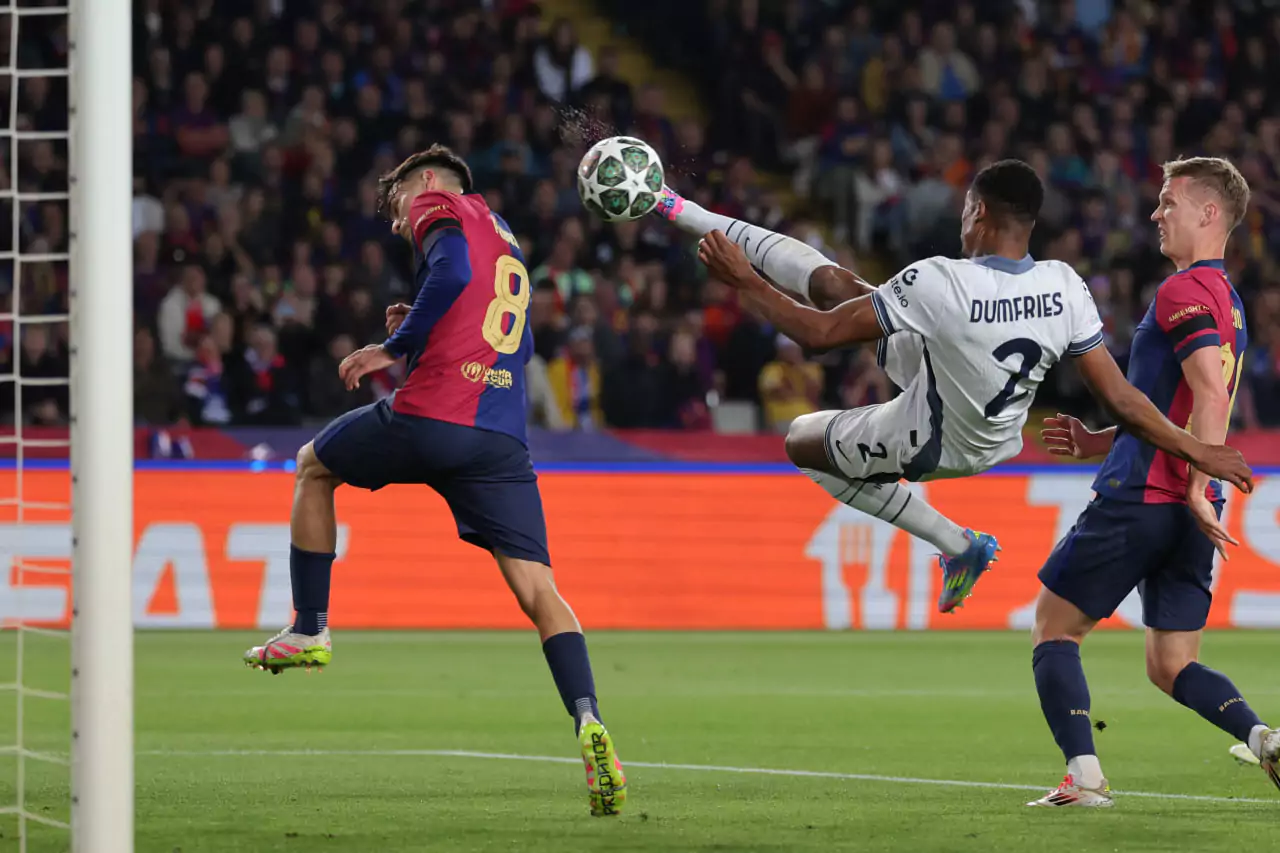 دينزل دومفريس - إنتر ميلان - برشلونة (المصدر:Gettyimages)
