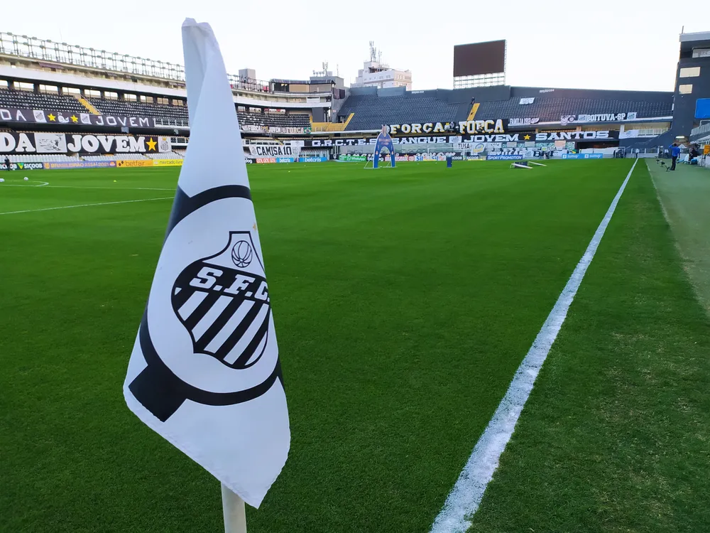 Bandeira do Santos na Vila Belmiro