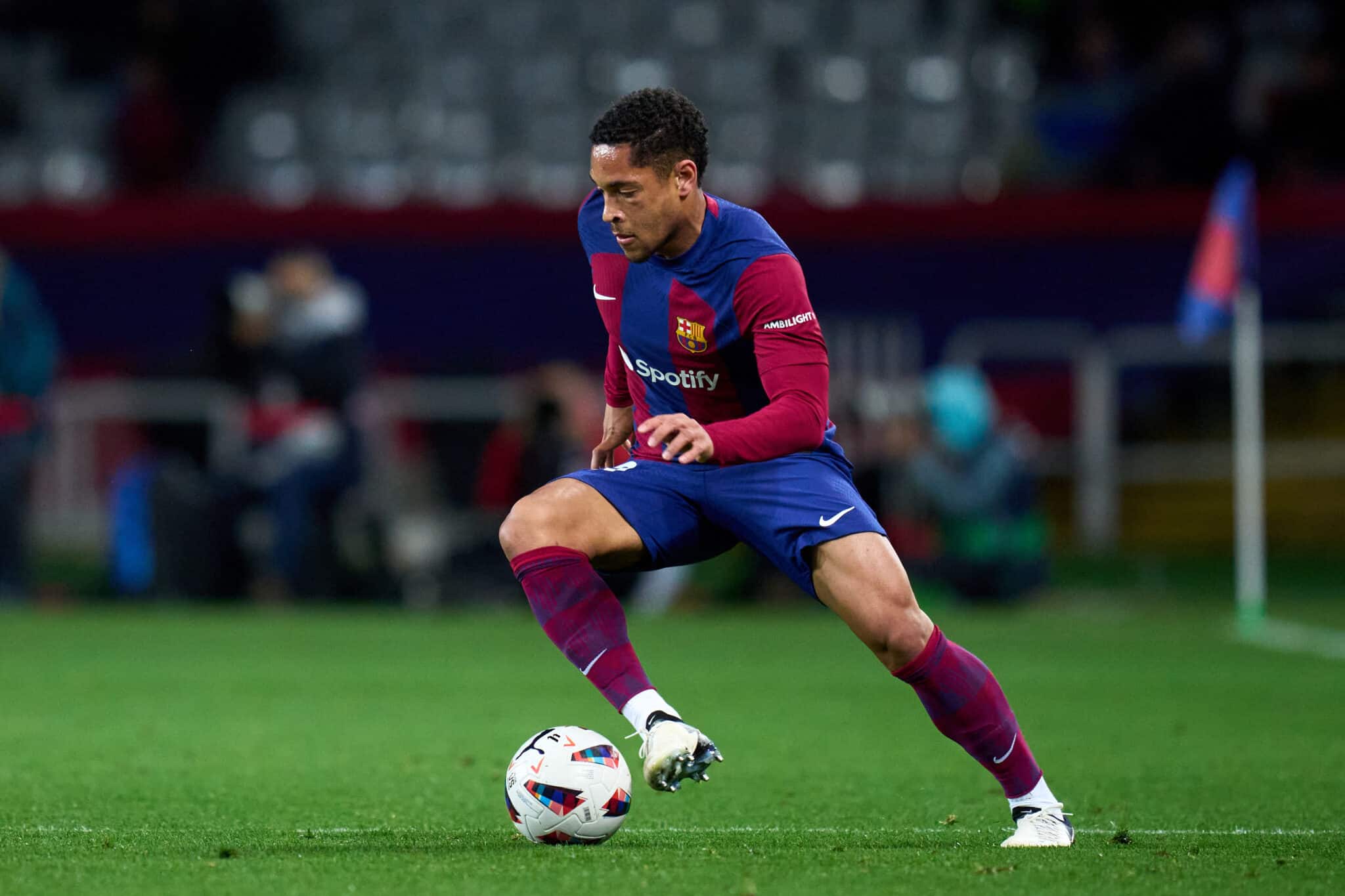 Vitor Roque em jogo pelo Barcelona