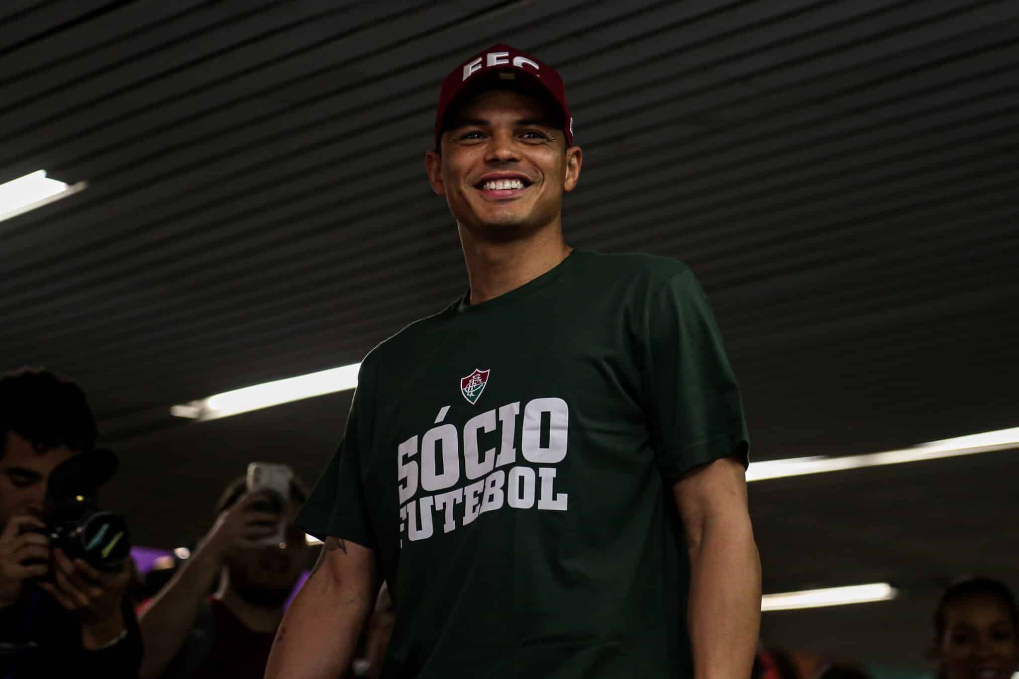 Thiago Silva desembarca no Rio de Janeiro