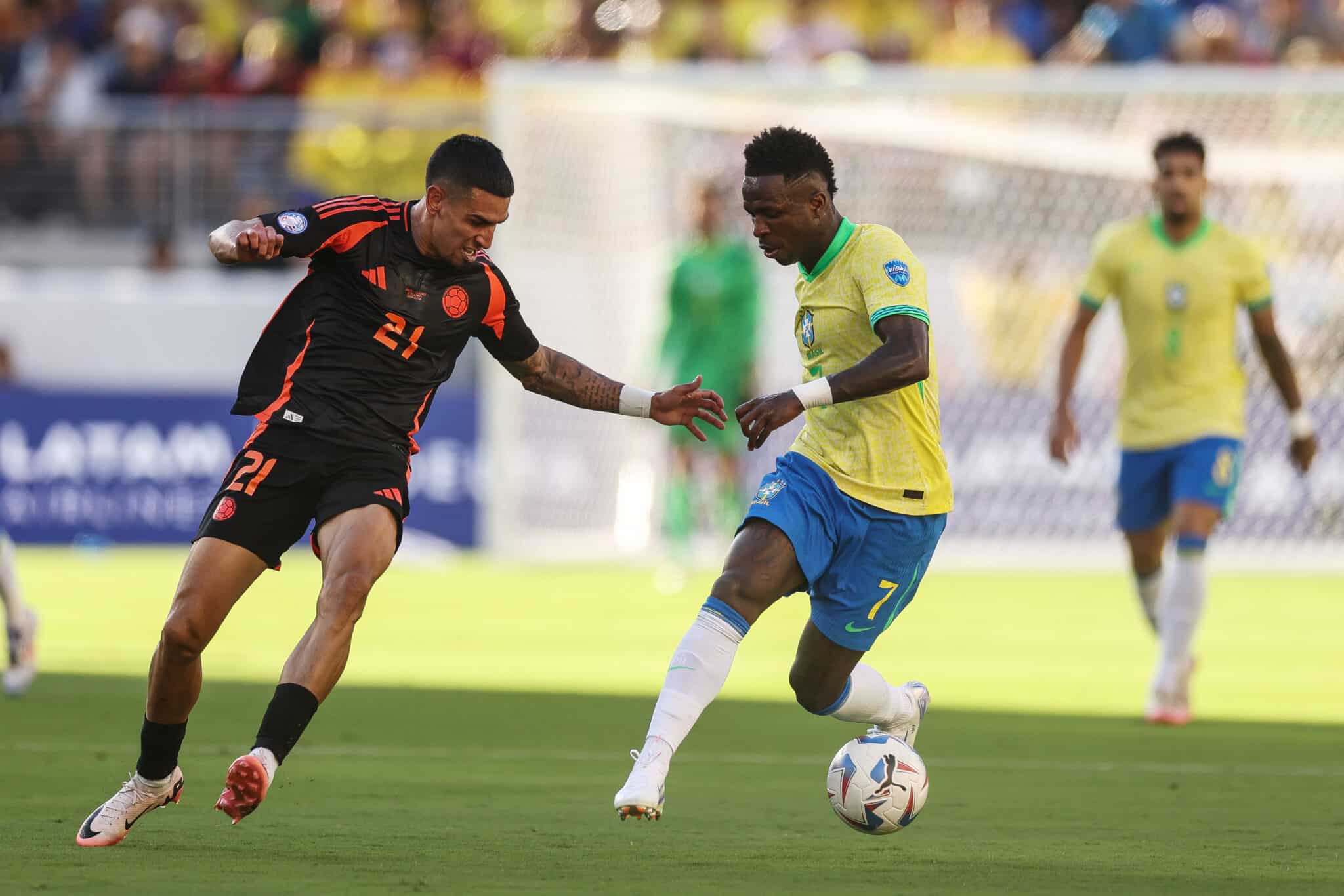 Vinicius Junior e Daniel Munoz