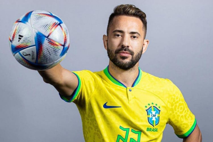 Everton Ribeiro pela seleção brasileira