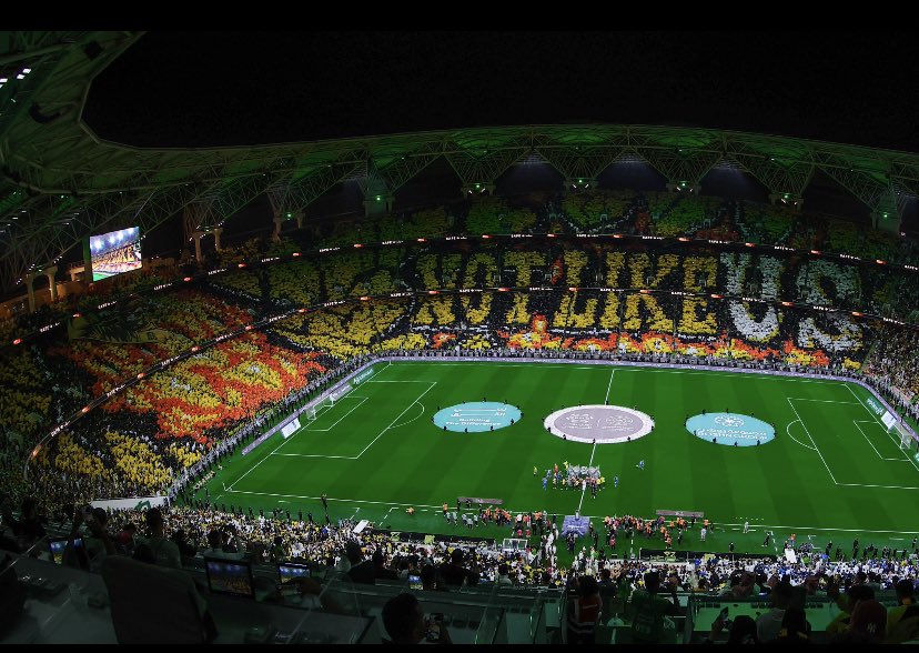 Mosaico "Not Like Us" na partida entre Al Ittihad e Al Hilal