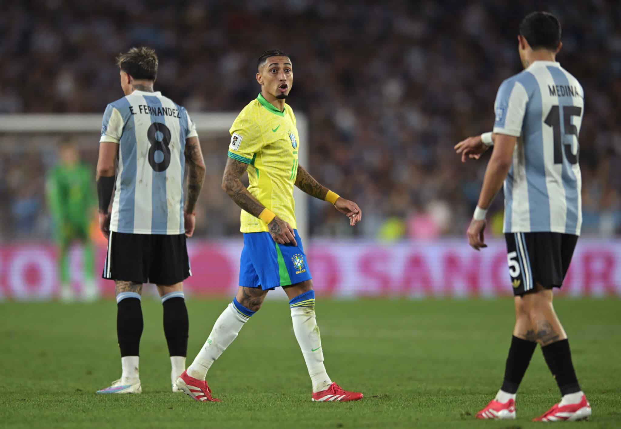 Raphinha no clássico entre Brasil e Argentina