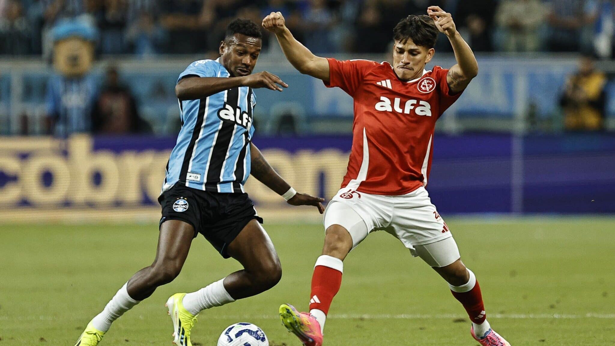 Grêmio e Inter empataram em 1 a 1 o Grenal 447