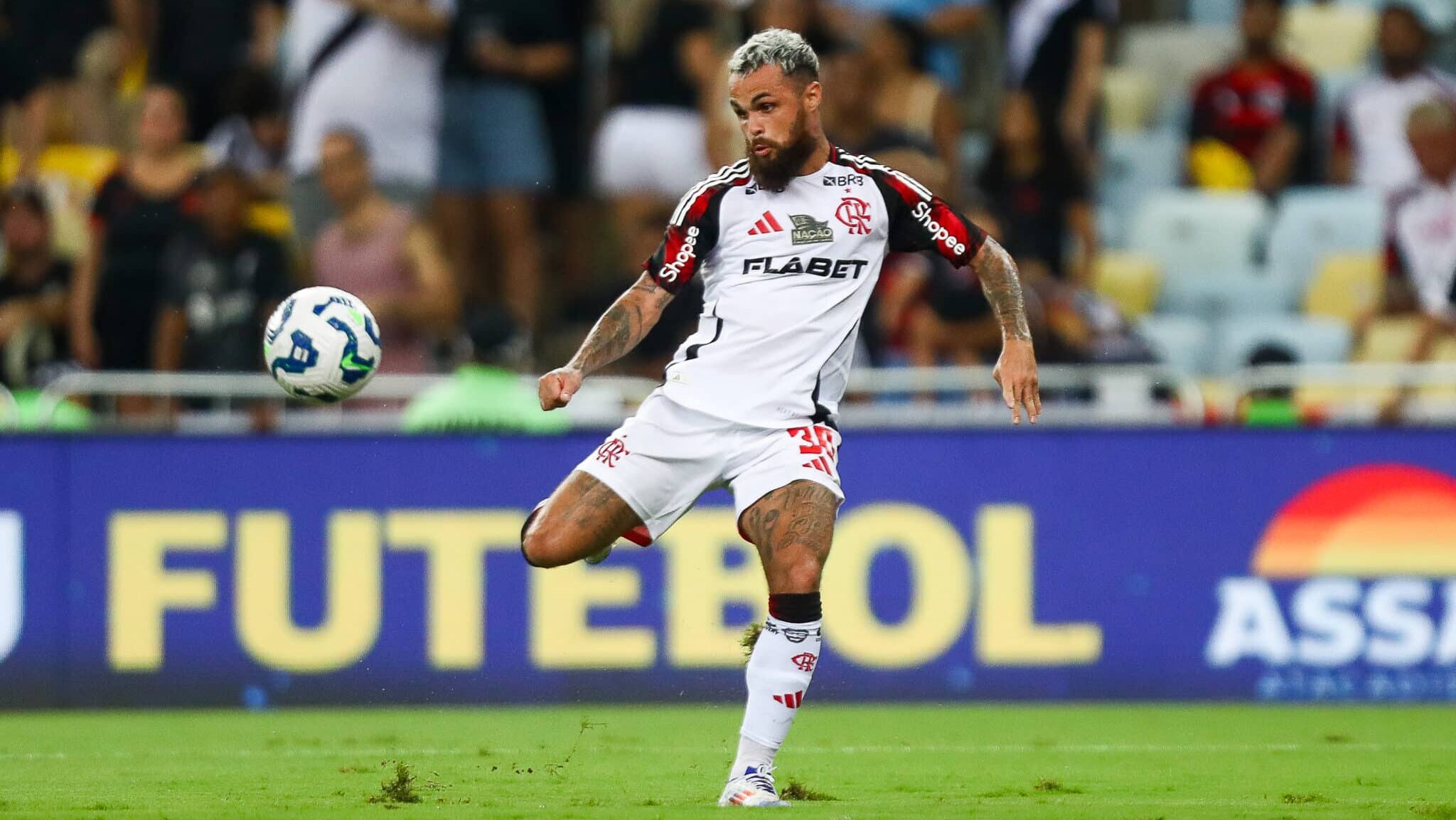 Michael em campo pelo Flamengo contra o Vasco