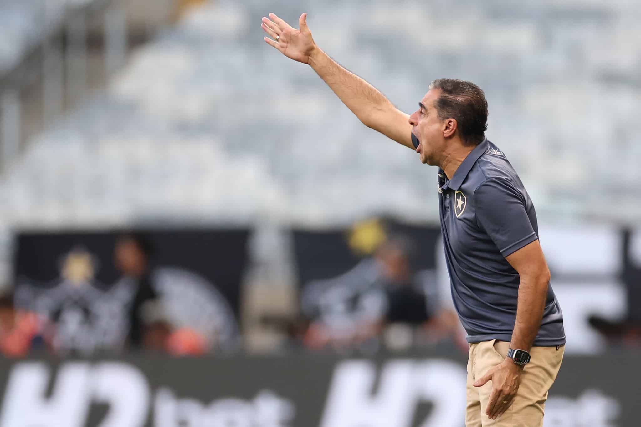 Renato Paiva, técnico do Botafogo