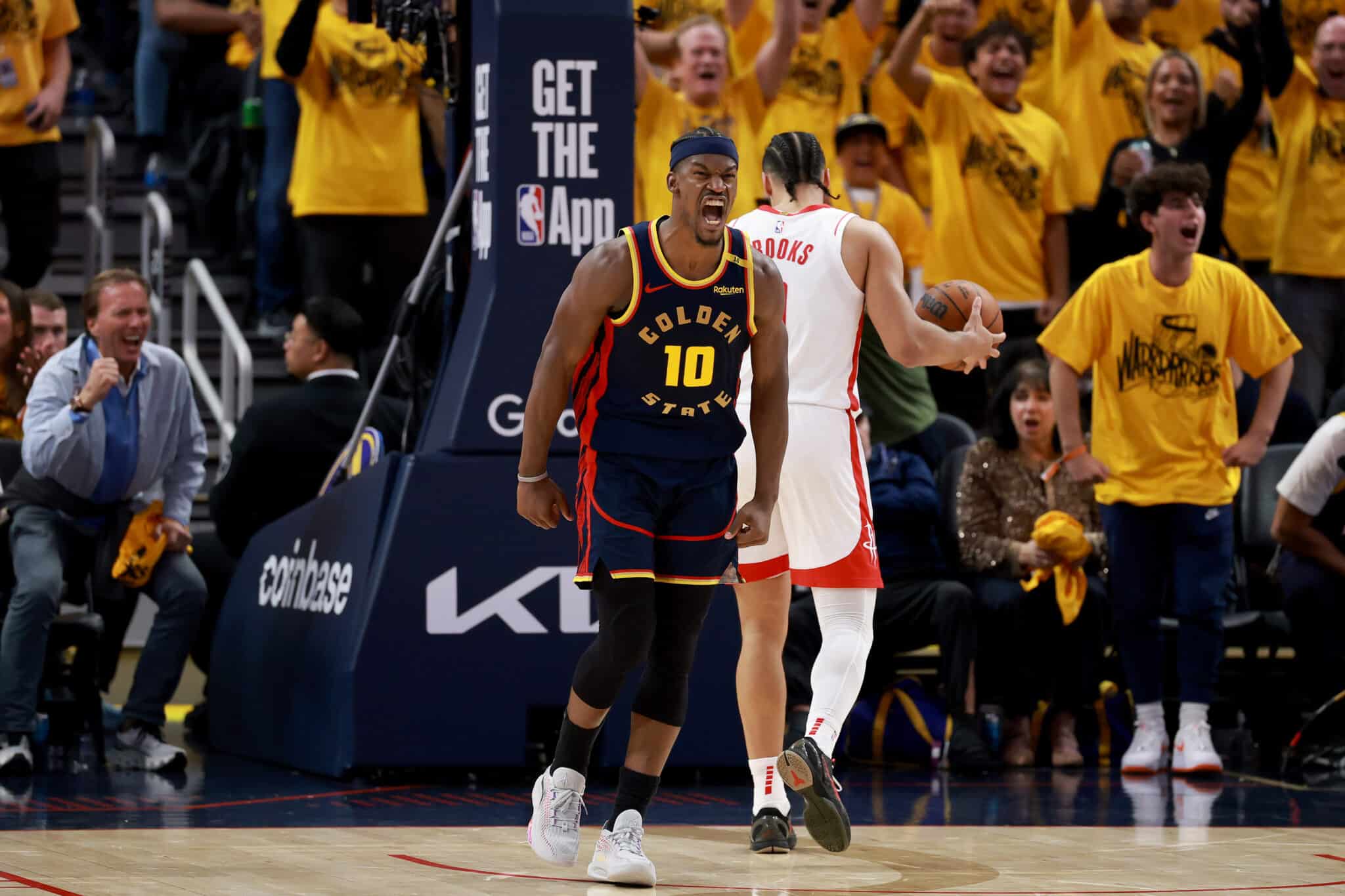 Jimmy Butler comemora na vitória do Golden State Warriors