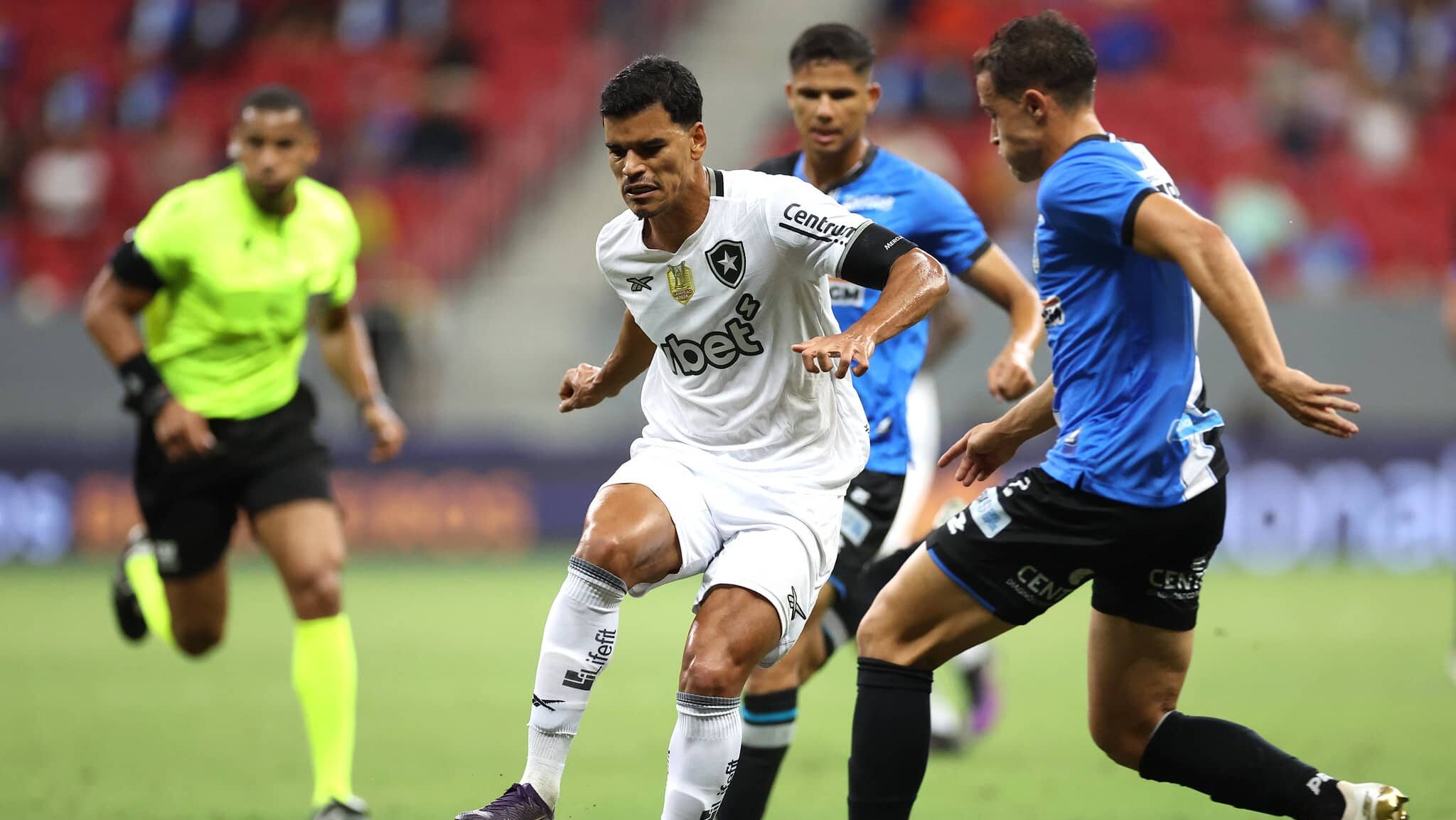 Danilo Barbosa em Capital x Botafogo pela Copa do Brasil