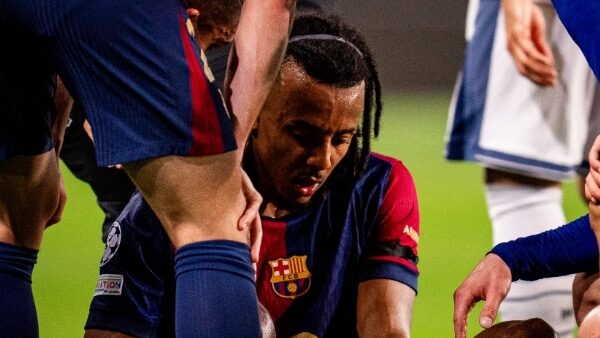 Jules Koundé machucado no Barcelona