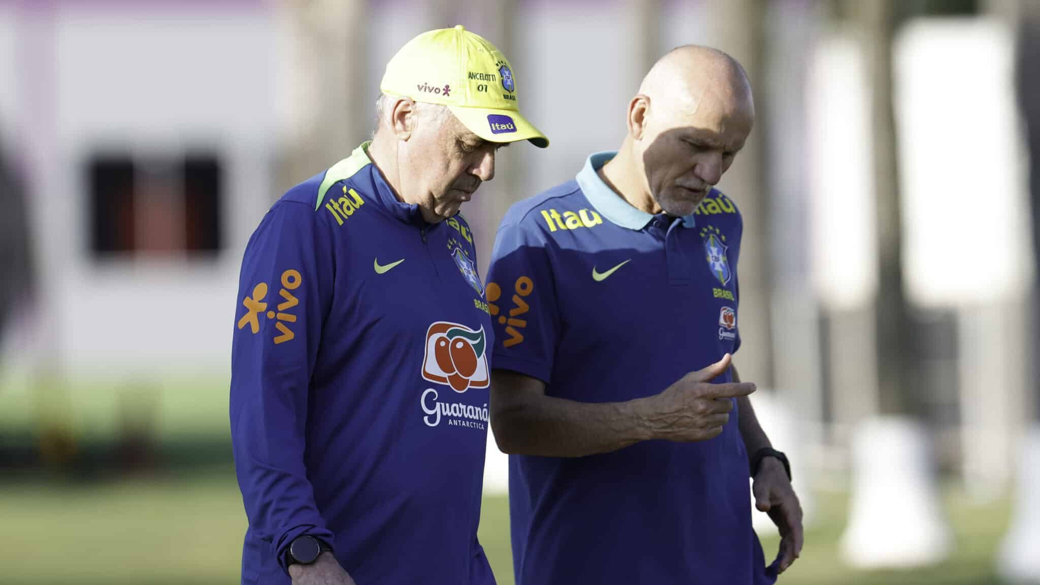 Ancelotti e Tafarel no treino da Seleção
